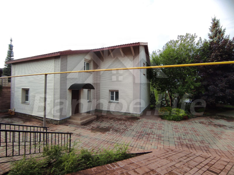 Дом 200 м² на первой береговой линии в селе Кусимовского Рудника